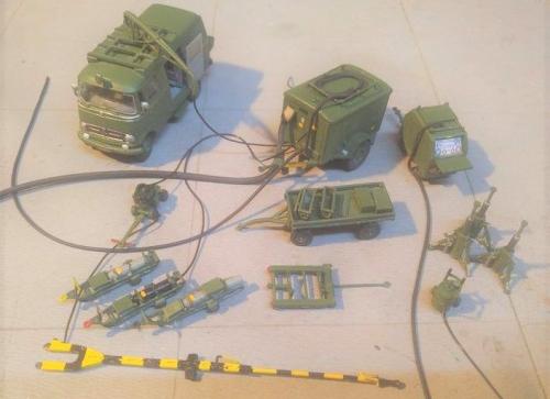 J35 Draken Ground Support Set, 12 Items 1:72