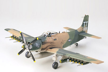 Douglas A-1J Skyraider USAF 1/48
