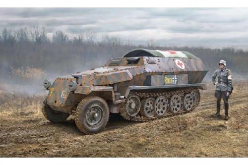 SD.KFZ. 251/8 AMBULANCE 1/72