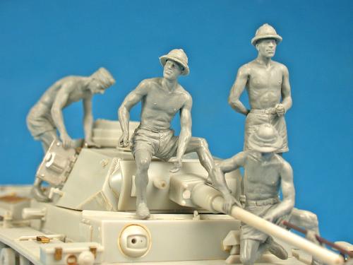 German Tank Crew "Afrika Korps" Special Edition 1/35