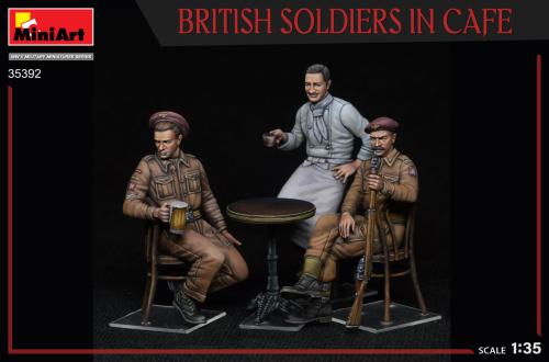 BRITISH SOLDIERS IN CAFE 1/35