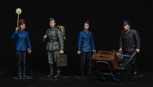 GERMAN TRAIN STATION STAFF 1930-40s 1/35