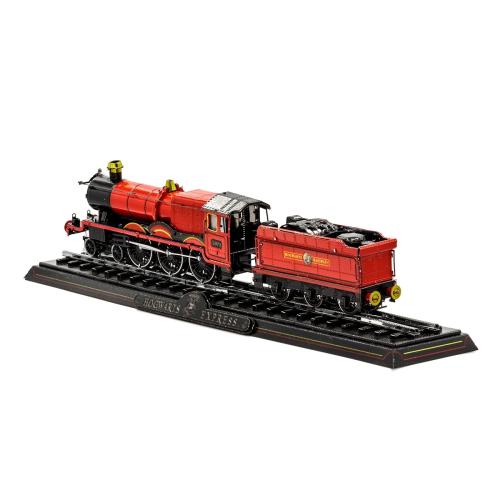 HOGWARTS™ EXPRESS WITH TRACK