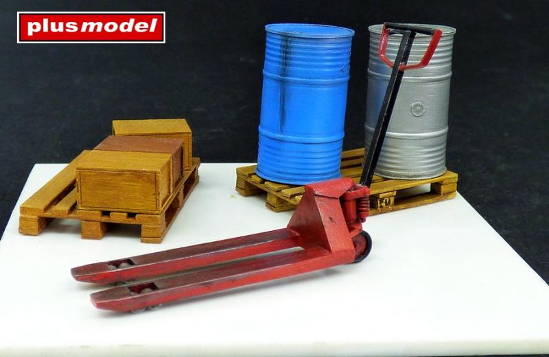 Pallet track and pallets 1/35