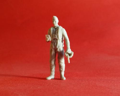 Swedish Air Force Pilot 1950s -1970s w Parachute 1/48