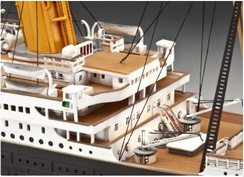 R.M.S. Titanic 100th Anniversary Edition 1/400