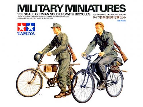 German Soldiers with Bicycles 1/35
