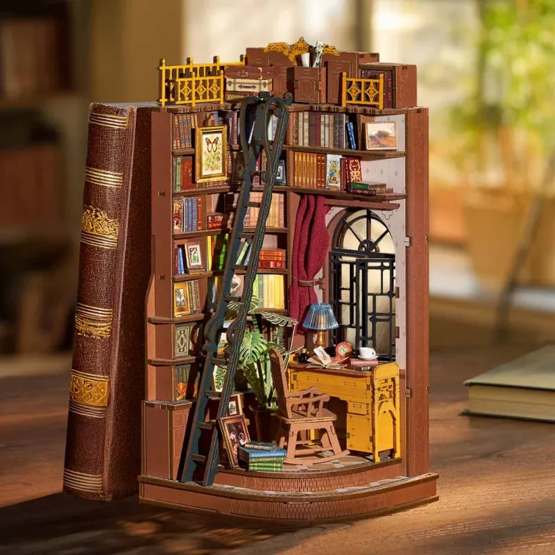 Book Nook: Silent Corner Study