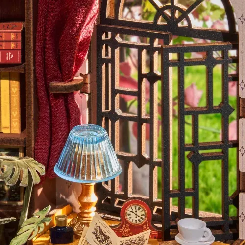 Book Nook: Silent Corner Study