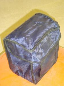 Fodrad väska med fäste för bälte