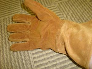 C brandhandske i   ÄLGSKINN  Finns i storlekarna  M , L, XL