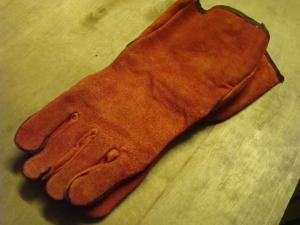 Kraftiga hanskar för heta arbeten i köket eller i verkstan !