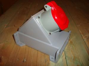 Motor uttag 32 A. Med flänsanslutning till central!