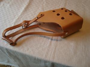 Försvarets munkorg  för större hundar i läder!