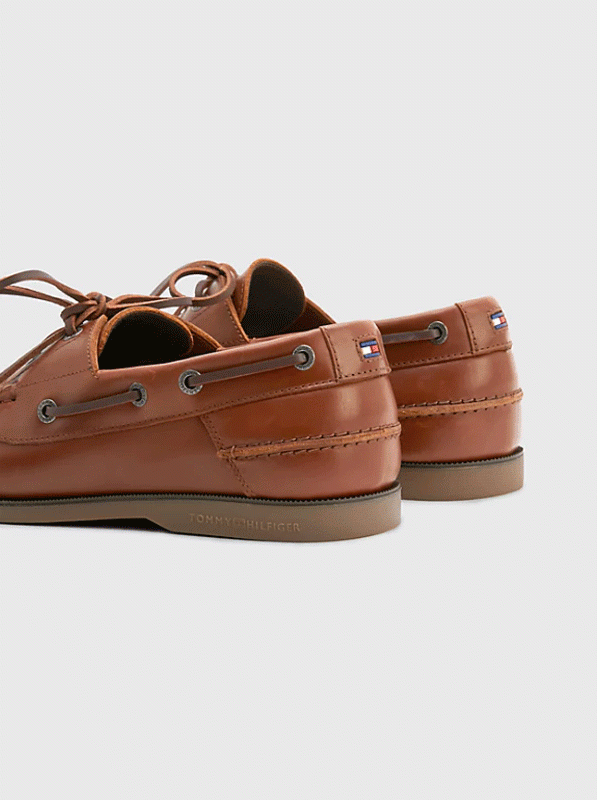LEATHER LACE-UP BOAT SHOES