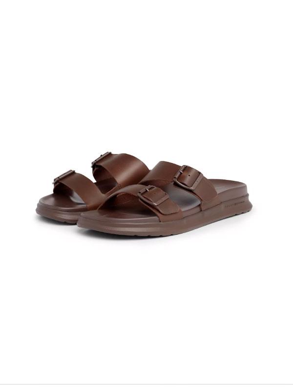 D DENSITY HILFIGER BUCKLE SANDAL