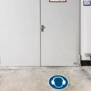 Varseldekal  "Använd hörselskydd"