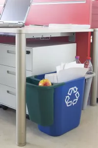 Rubbermaid rektangulär papperskorg för återvinning 26,6 liter blå – robust återvinningsbehållare i plast för kontor, skola och offentlig miljö