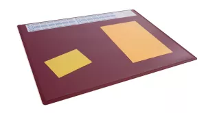 Skrivunderlägg 65 x 50 med kalender och transparent klaff PP – Röd