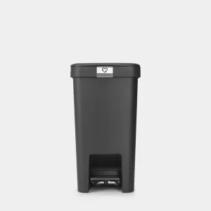 Brabantia StepUp pedalhink 16L mörkgrå – modern och hållbar soptunna med pedalöppning och tyst lockstängning