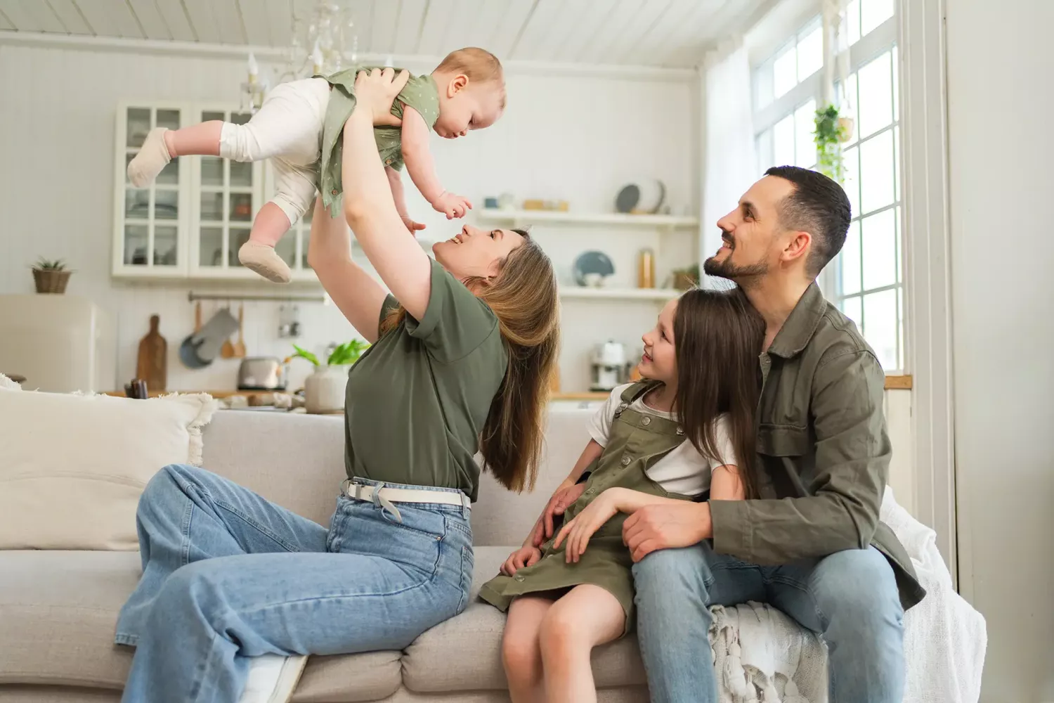 Familj i fokus – illustration kopplad till Hygieneleeds, med betoning på hygien, trygghet och hälsa i hemmiljö eller samhällsmiljö