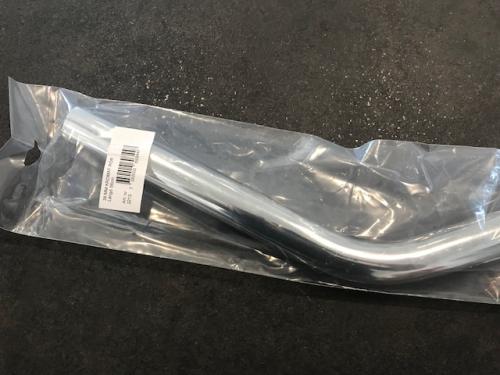 Hanestrom Rörböj 38 mm kromad – ergonomisk rörböj i slitstark kromad metall som ger smidigare arbetsvinkel och bättre åtkomst vid våtsugning i trånga och svåråtkomliga utrymmen, anpassad för verkstäder