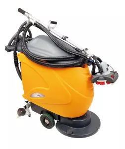 Motorscrubber Force 80600C – kraftfull batteridriven städmaskin för djuprengöring av golv och svåråtkomliga ytor