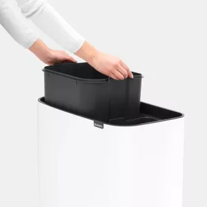 Brabantia Bo Touch Bin vit papperskorg 60 liter – modern avfallslösning med soft-touch öppning och stilren design för kök eller kontor