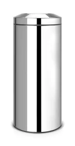 Brabantia FlameGuard i blankborstat stål används för brandsäker avfallshantering i gemensamma utrymmen