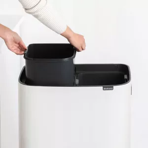 Brabantia Bo Pedal Bin i färgen Mineral Concrete – stilren pedalhink med mjukstängande lock och 11 liters kapacitet