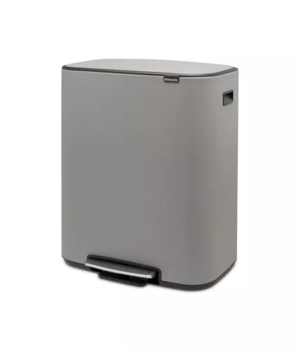 Brabantia Bo Bin i färgen Mineral Concrete används som designad pedalhink för diskret och funktionell avfallshantering