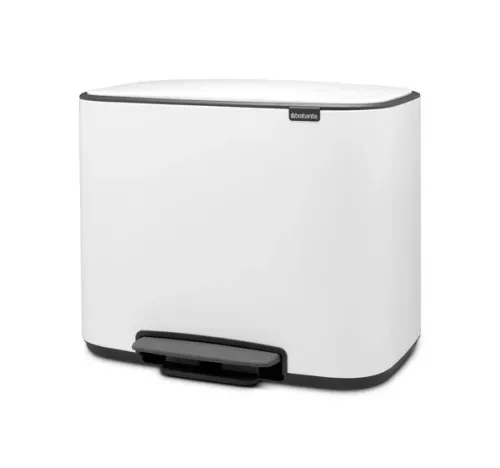 Vit pedalhink Brabantia Bo Bin med en kapacitet på 36 liter. Modern design med mjukstängande lock och praktisk pedalöppning – perfekt för kök eller kontor