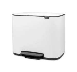 Vit pedalhink Brabantia Bo Bin med en kapacitet på 36 liter. Modern design med mjukstängande lock och praktisk pedalöppning – perfekt för kök eller kontor
