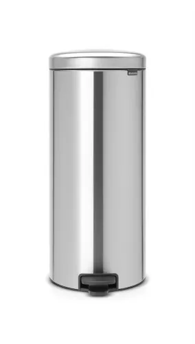 Brabantia NewIcon pedalhink i mattborstat stål – elegant och luktförseglad soptunna med tyst stängning och halkfri botten