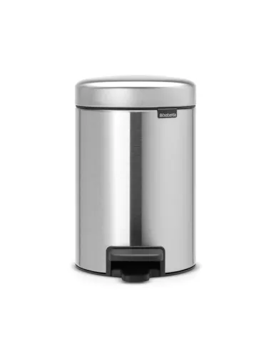 Brabantia NewIcon pedalhink i modern miljö – stilren avfallsbehållare i borstat stål