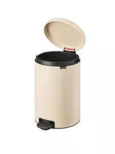 Brabantia NewIcon 20 liters pedalhink i soft beige passar perfekt i moderna hushåll och offentliga utrymmen