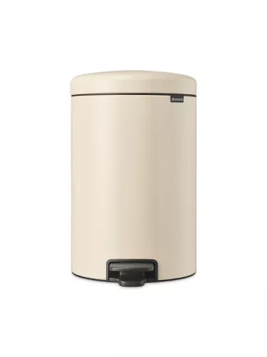 Pedalhink Brabantia NewIcon soft beige 20 liter – elegant och luktfri avfallshink med tyststängande lock för kök och badrum