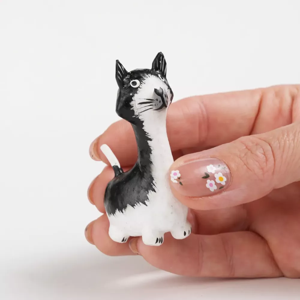 Liten Kattfigur i Trä