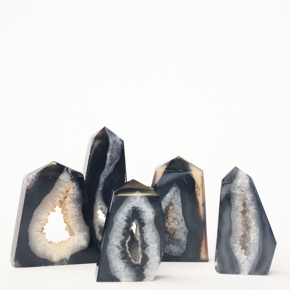 Krystall Sort Agat Tårn