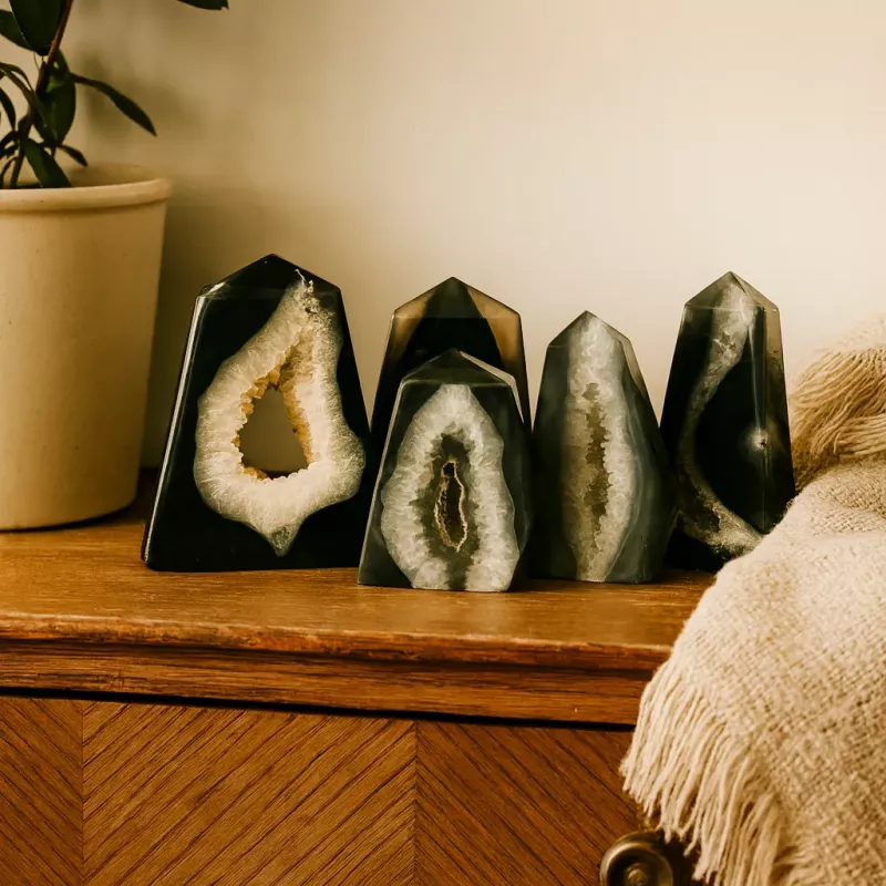 Krystall Sort Agat Tårn