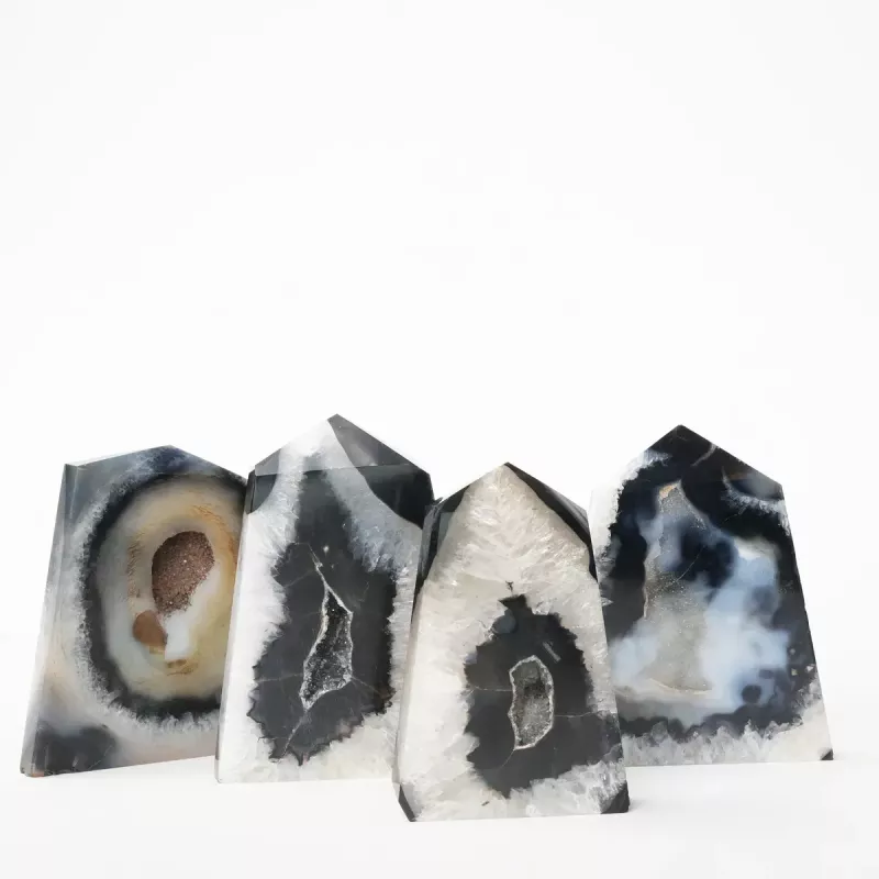 Krystall Sort Agat Tårn