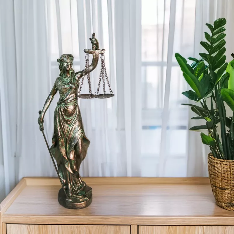 iOne Art Lady Justitia