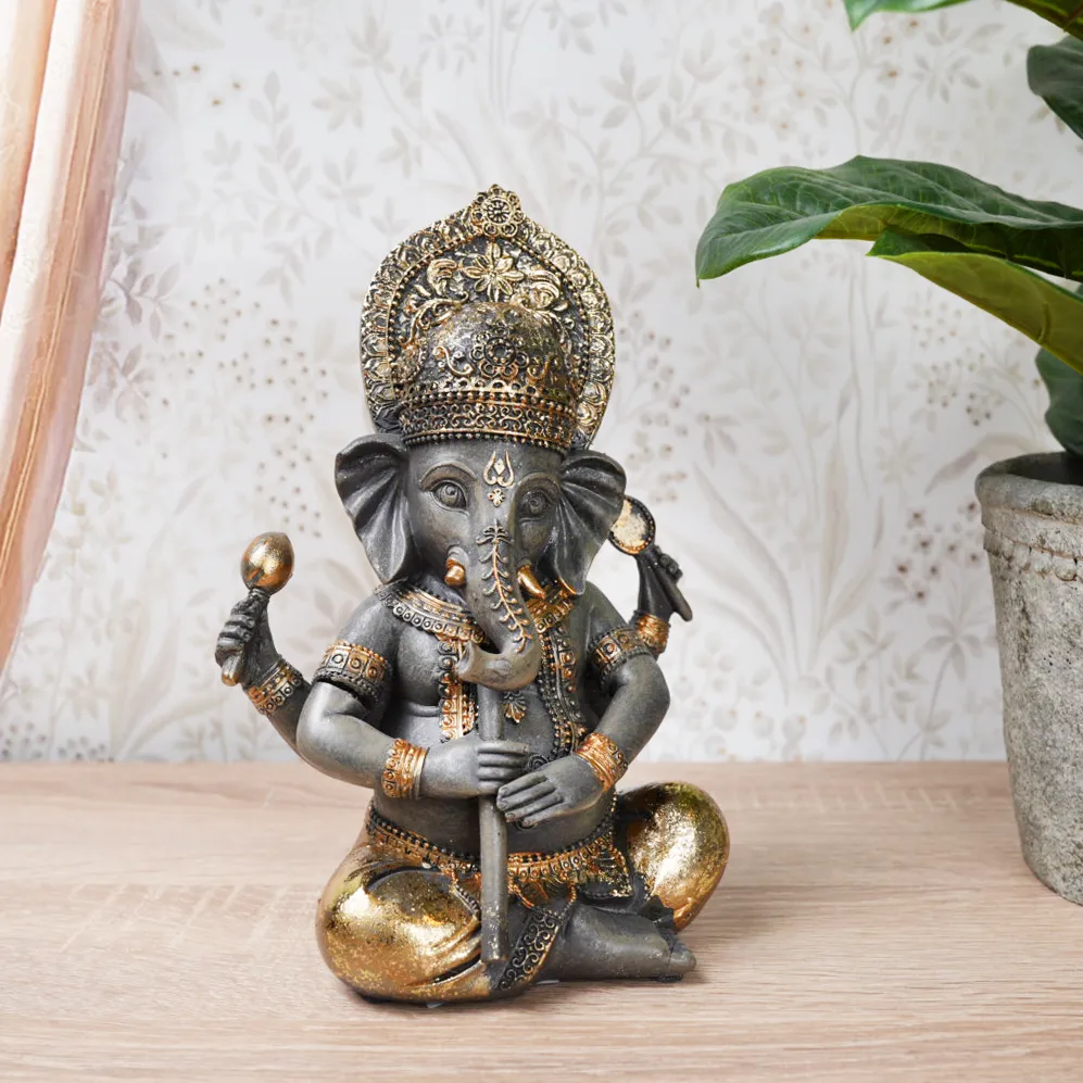 Ganesha Staty Spelande