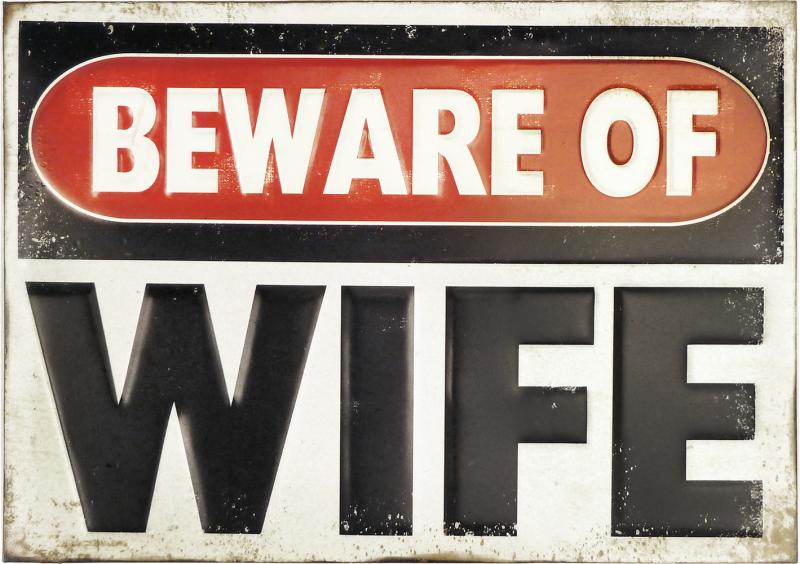 Retro Metallskylt 3D Beware of Wife