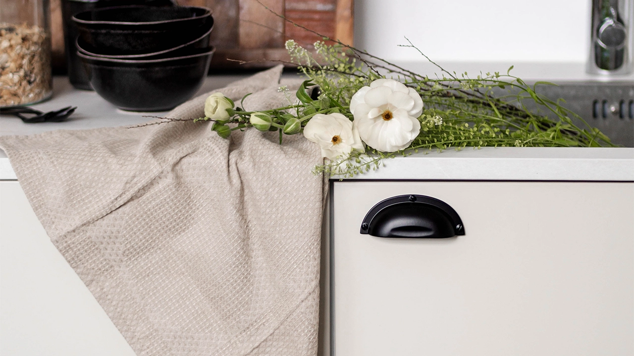 Ett tips för att slippa byta köksluckor - Byt köksbeslag