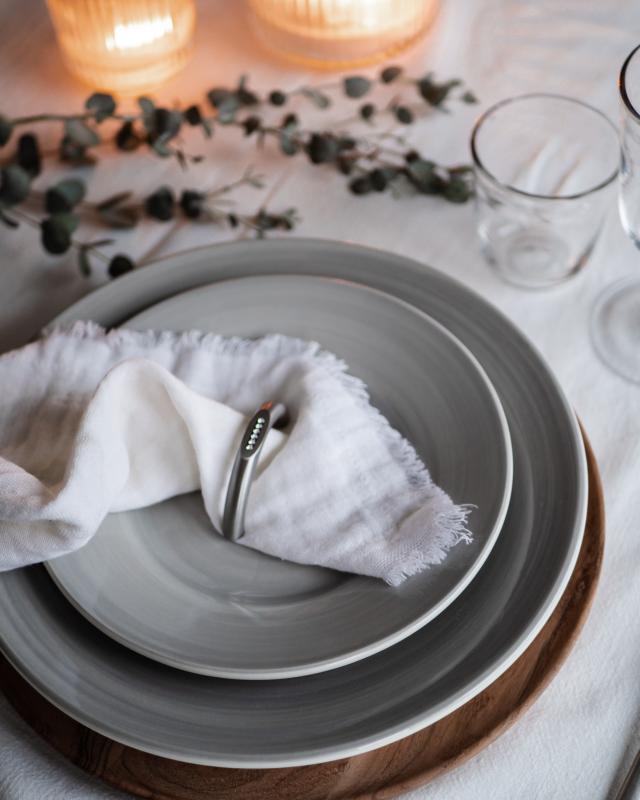 Inspiration till att duka fint med kökshandtag i swarovski steg 2