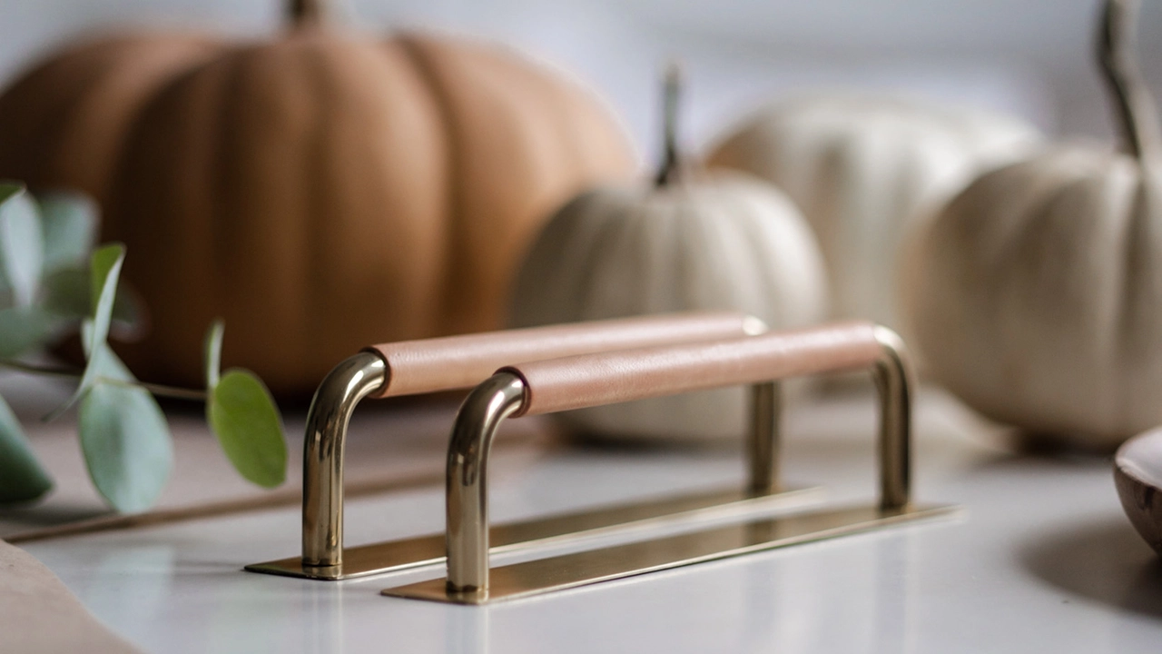 Autumn Magic in Your Kitchen - Warm Leather-Wrapped Pulls & Handles with Crystals