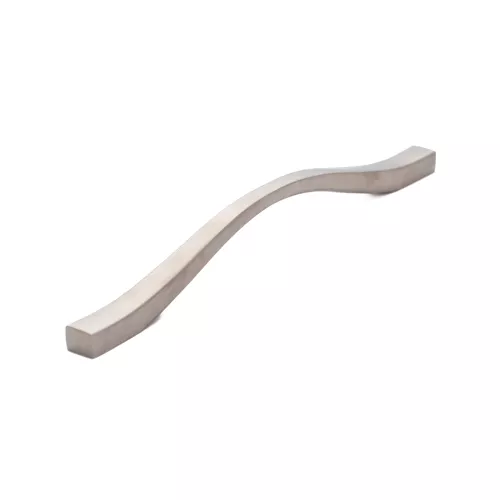 Kökshandtag Flow i borstad nickel, 192mm, sett från sidan på vit bakgrund.