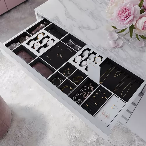 Garderobeinnredning Klokker Svart