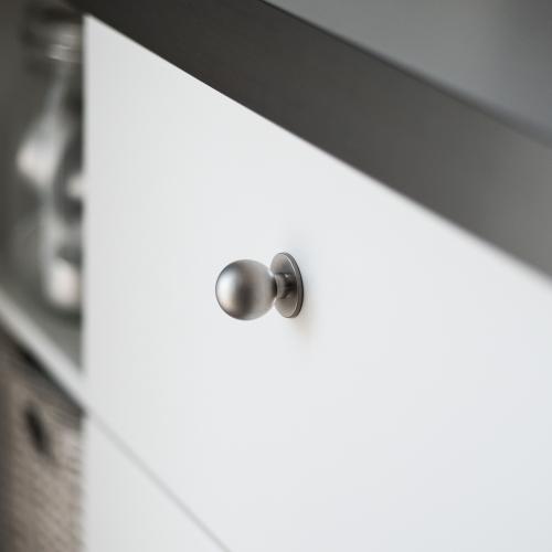 Knob Matt Beteby Nickel Round